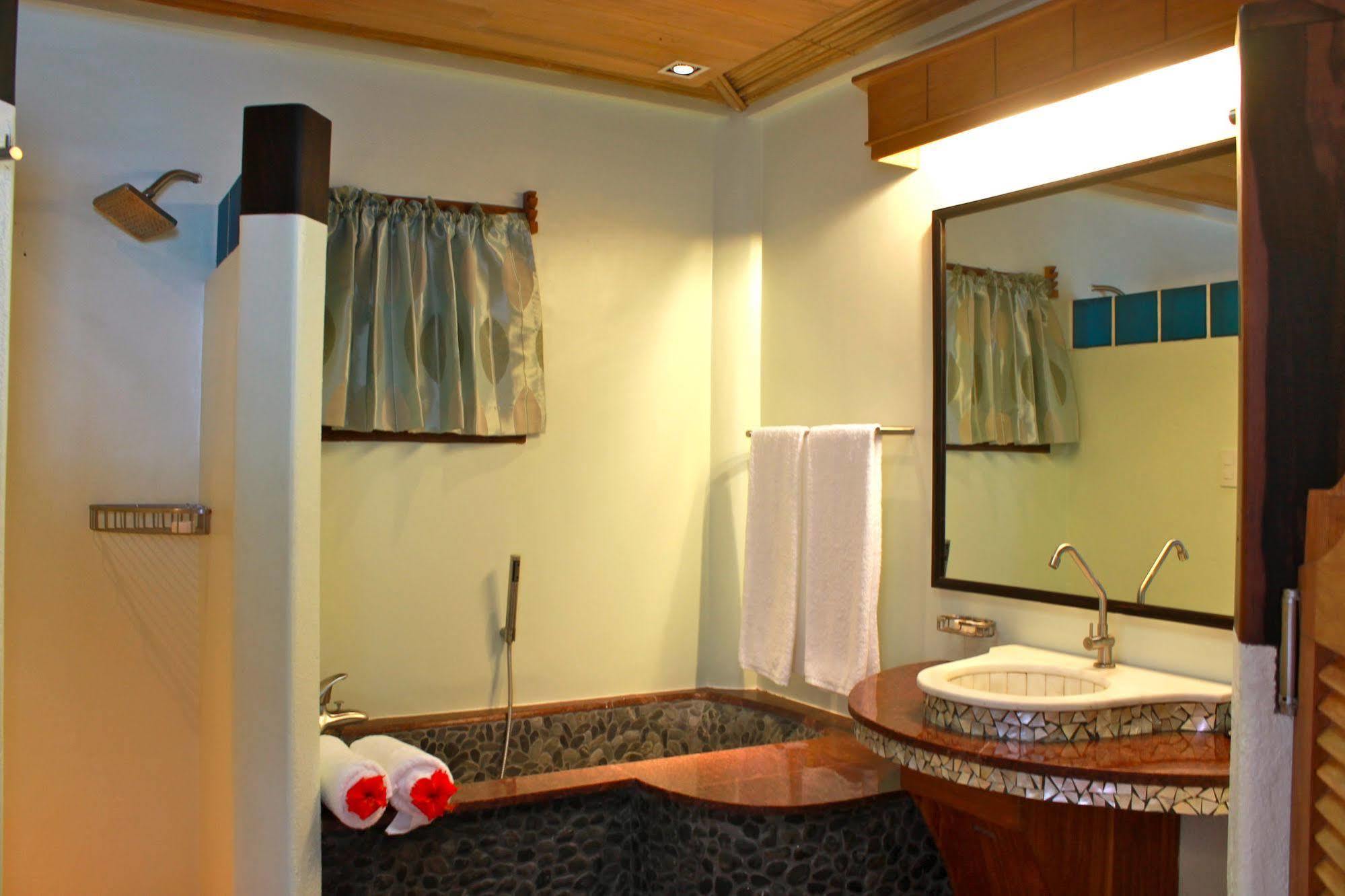 Hotel Noanoa Island (Adults Only) Taytay  Zewnętrze zdjęcie